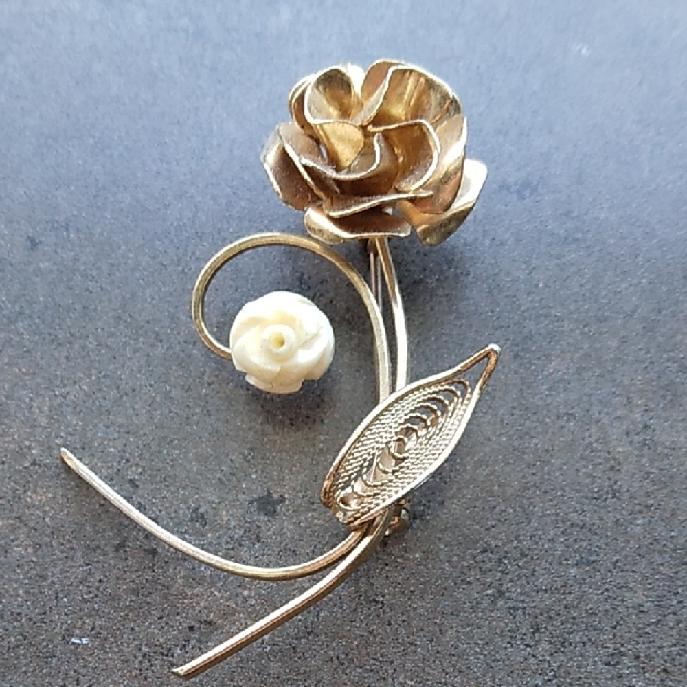 Vintage Gold Flower Brooch With Cream Accent